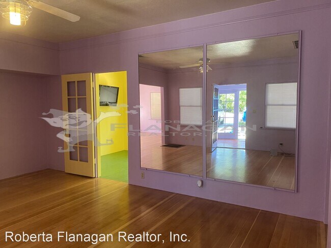 Building Photo - 2 br, 1.5 bath House - 250 E. South Bear C...