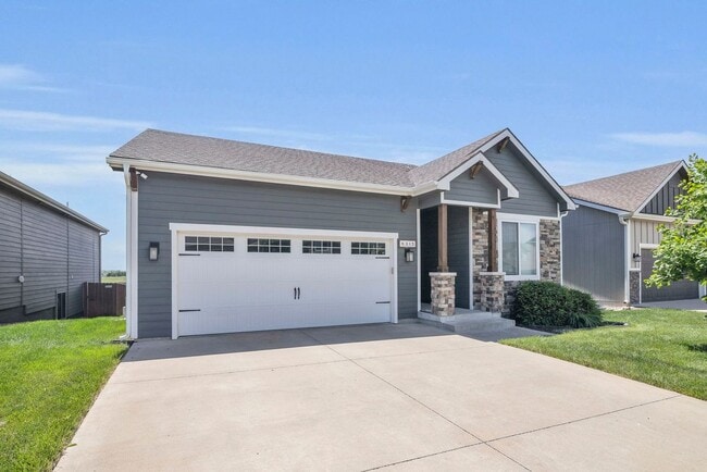 Building Photo - 6315 Rockaway Dr