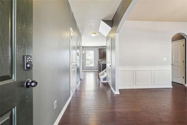 Building Photo - 6331 Salinger Ct