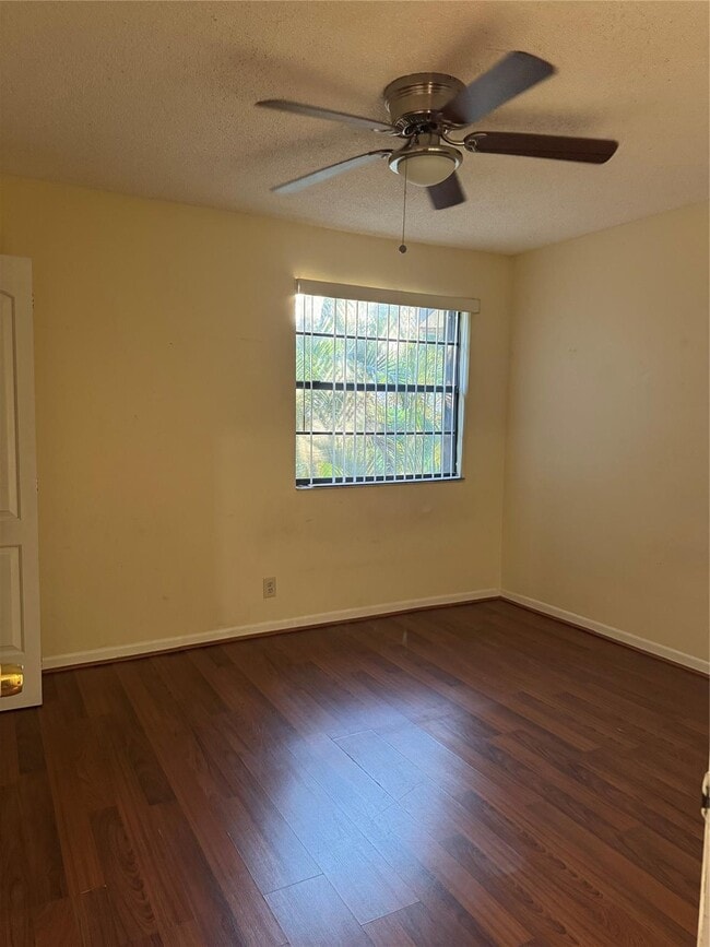 Foto del edificio - 9784 NW 14th St