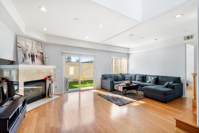 Foto del edificio - 413 N Elena Ave