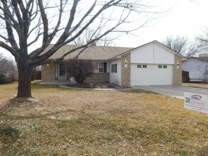 Building Photo - 3057 Bookcliff Ave