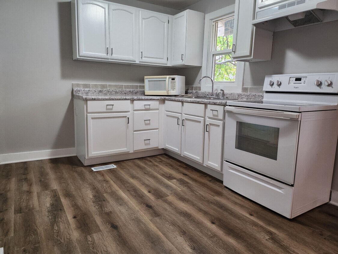 Foto principal - 1056 S Brunswick Ave