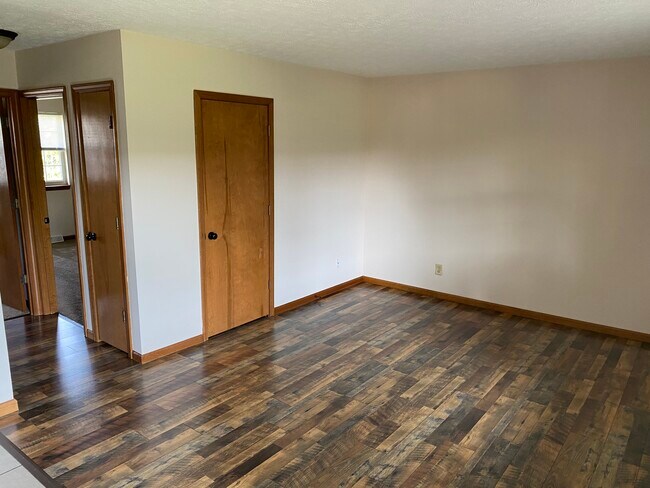 Building Photo - 12 Duplex Ct