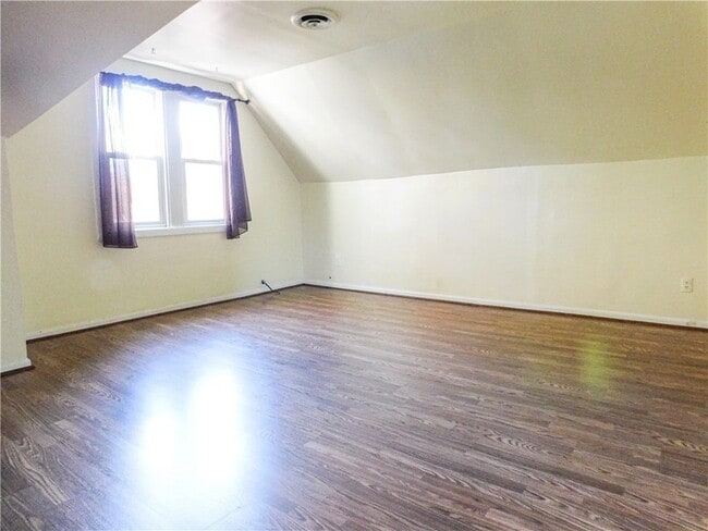 Building Photo - 238 Lehigh Ave