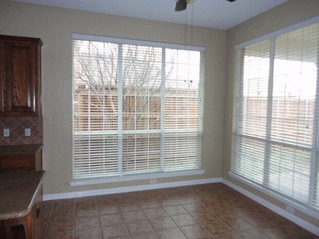 Foto del edificio - 6214 Crestridge Ln