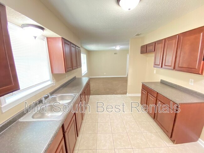 Foto del edificio - 3772 Emerson Ave