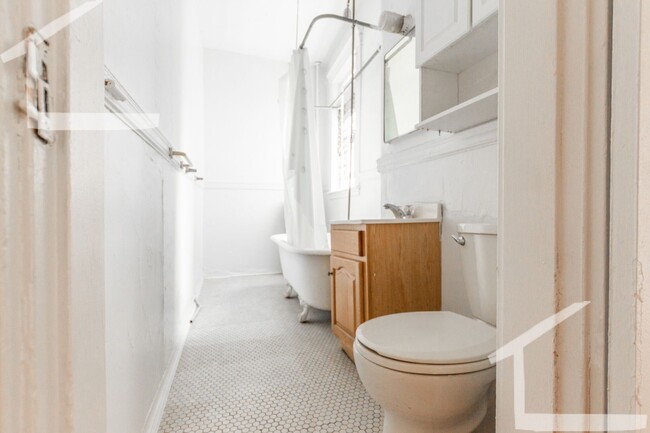 Building Photo - No Brokers Fe, No Security Deposit, Heat H...
