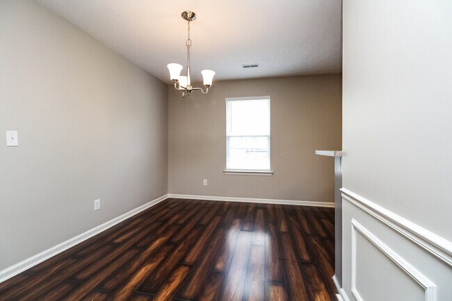 Building Photo - 597 Butternut Trace