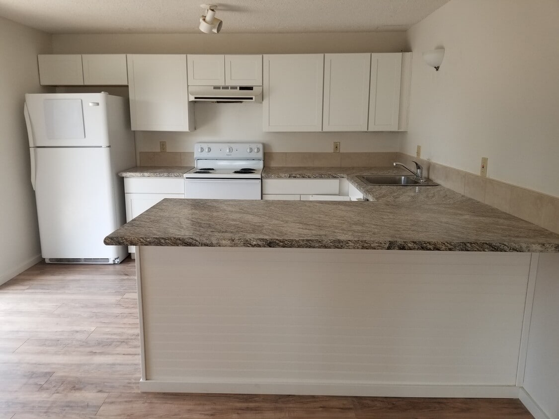 Building Photo - Juniper 1544-48