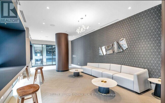 Photo du bâtiment - 2550 Simcoe St N