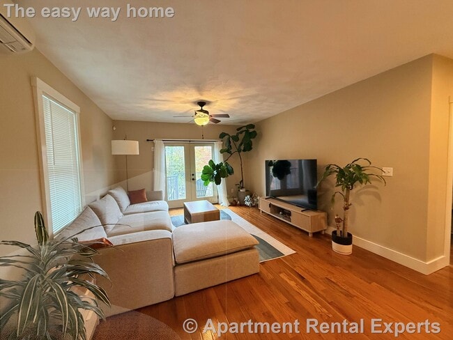 Building Photo - 119 Central St