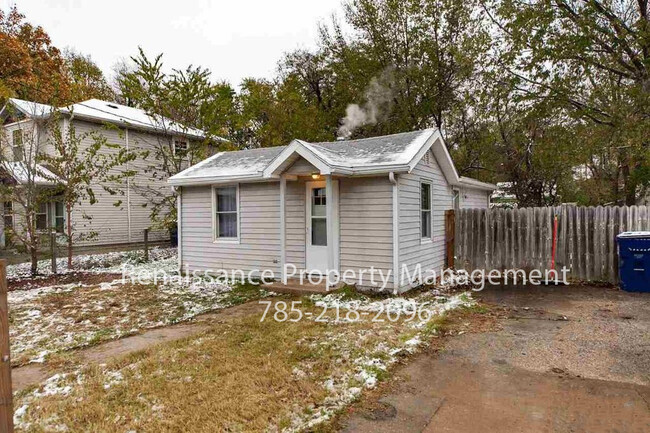 Building Photo - 1418 Maple Ln