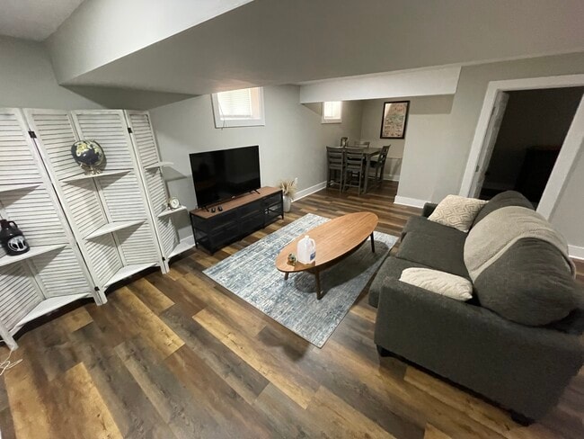 Building Photo - 1521 S Randolph St