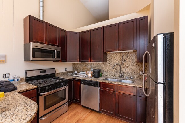 Foto del edificio - 2415 W 24th St