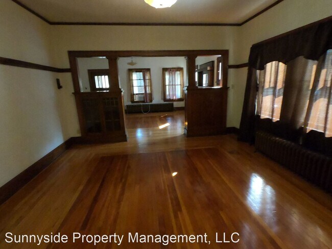 Building Photo - 3 br, 1 bath House - 141 South 3rd Ave.