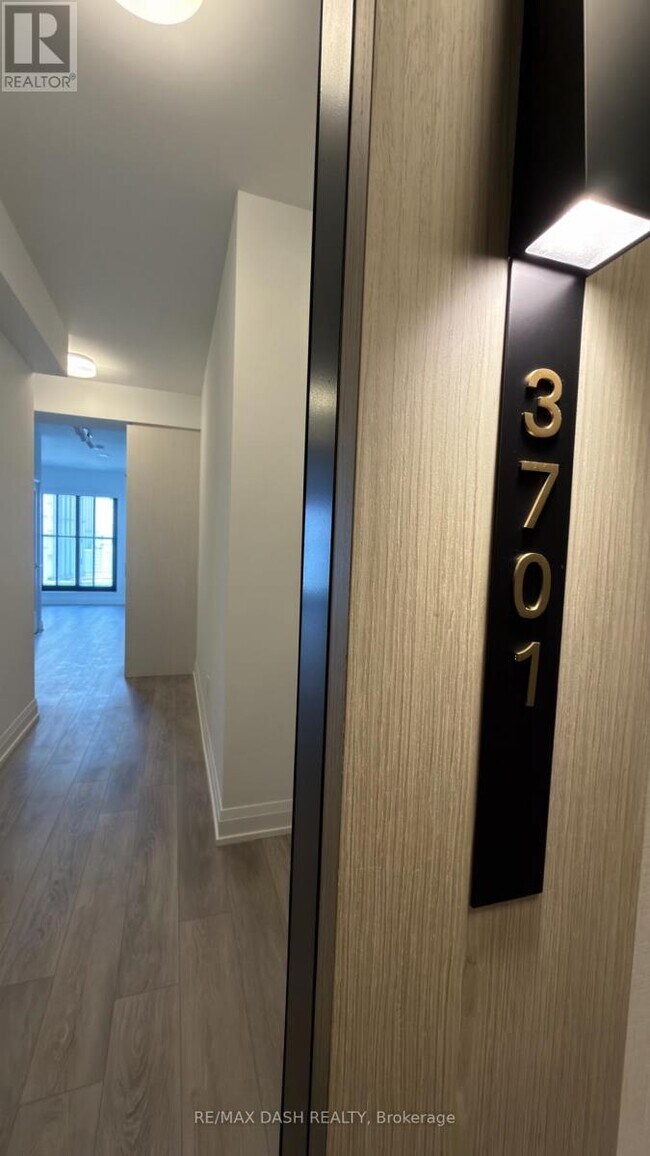 Building Photo - 20 Soudan Ave