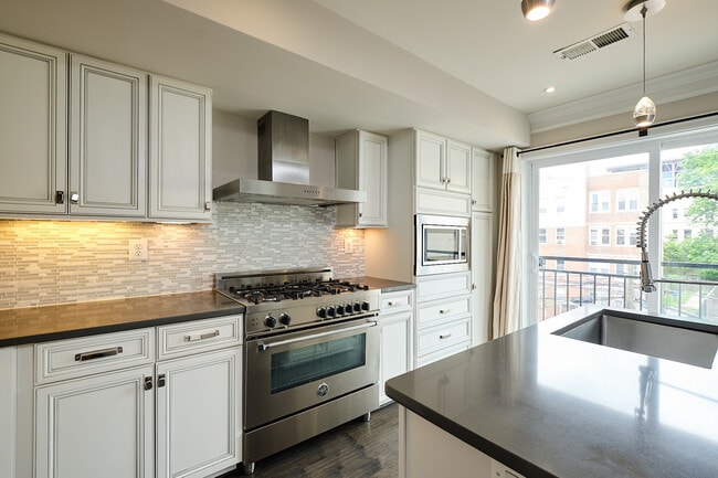 Building Photo - 1816 19th St NW