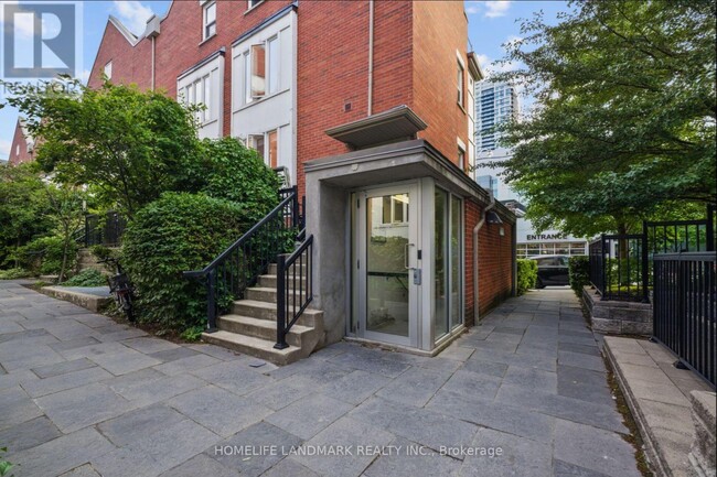Building Photo - 2 Kay MacPherson Ln