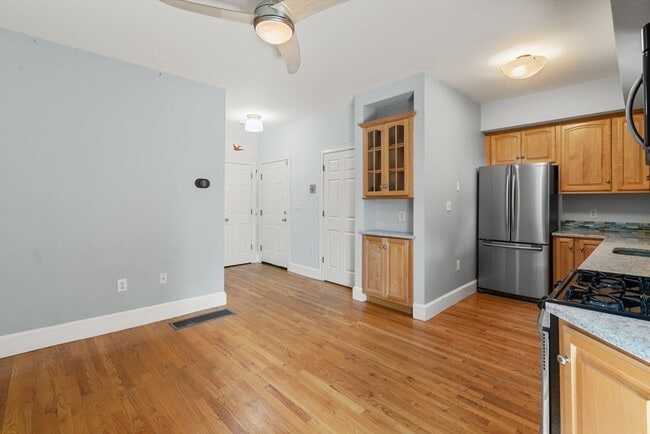 Building Photo - 166 O St