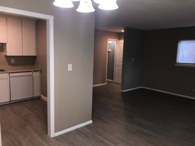 Foto del edificio - 8325 Grandview Ln