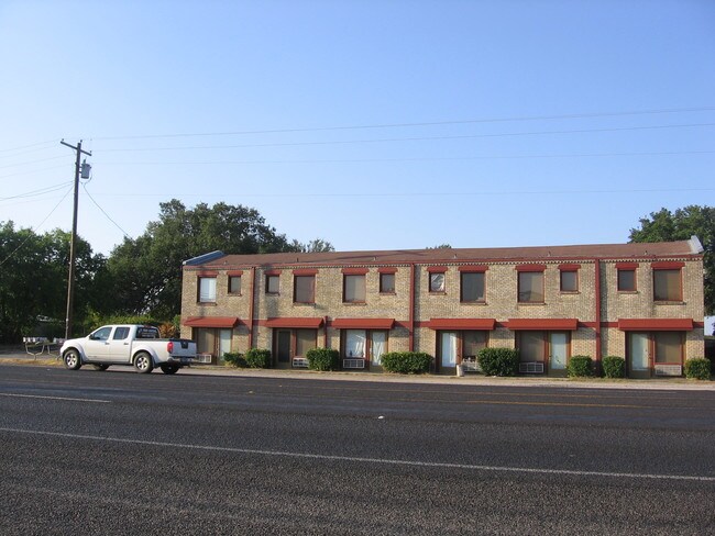 Foto del edificio - 1307 Mineral Wells Hwy