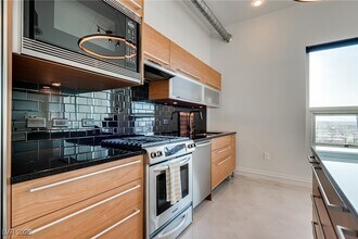 Building Photo - 200 Hoover Ave