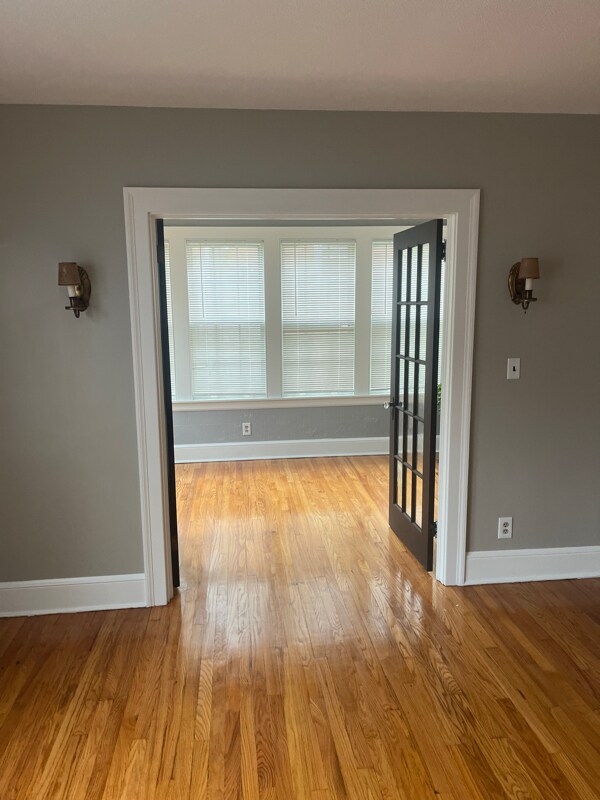 Building Photo - 65 Buell St