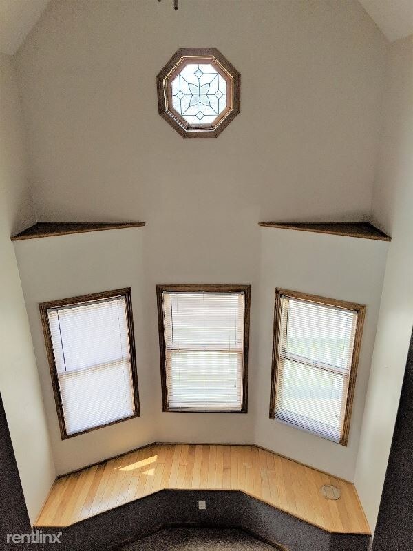 Building Photo - 2325 S 14th St