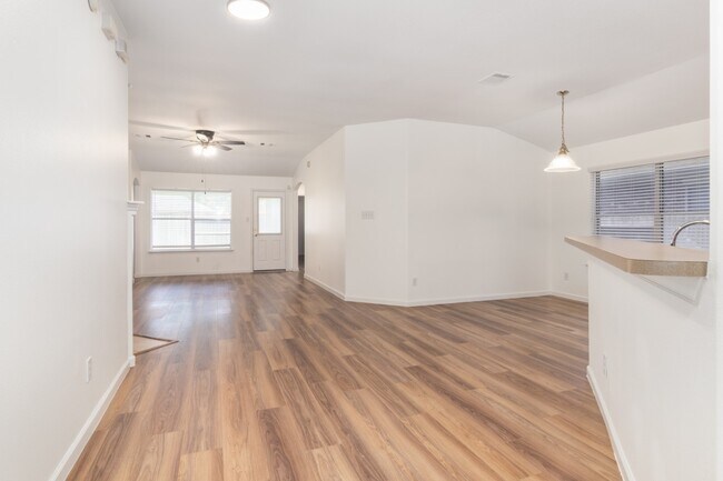 Foto del edificio - 32350 Cross Spring Park Ln