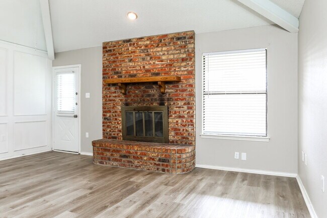 Foto del edificio - 7456 Cross Ridge Cir