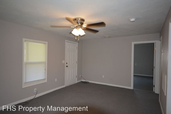 Building Photo - 2 br, 1 bath House - 2900 W Lincoln St