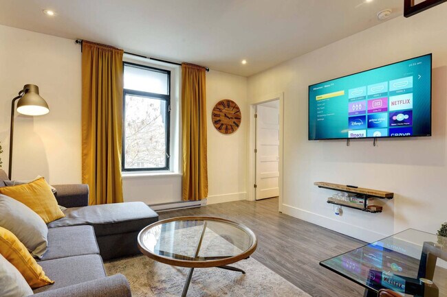 Building Photo - 3829 Québec 335-SI ID1234646P