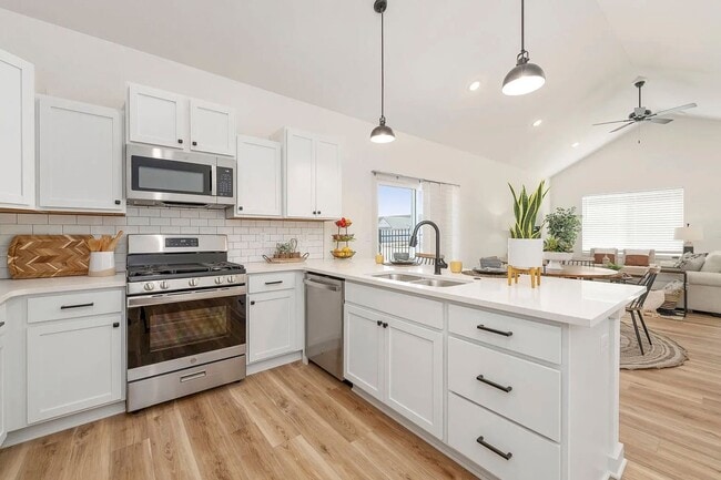 Building Photo - NEW Construction 3 Bedroom Townhome!