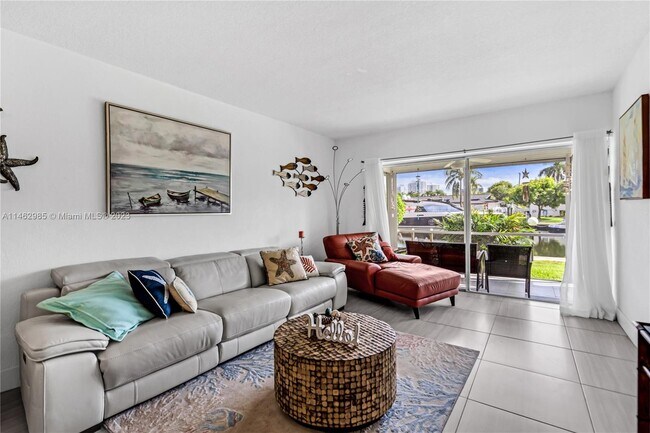 Foto del edificio - 455 Paradise Isle Blvd