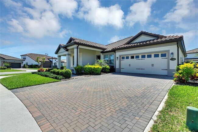 Foto del edificio - 11203 Lemon Lake Blvd