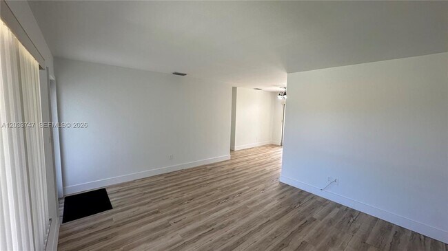 Foto del edificio - 5110 SW 106th Ave
