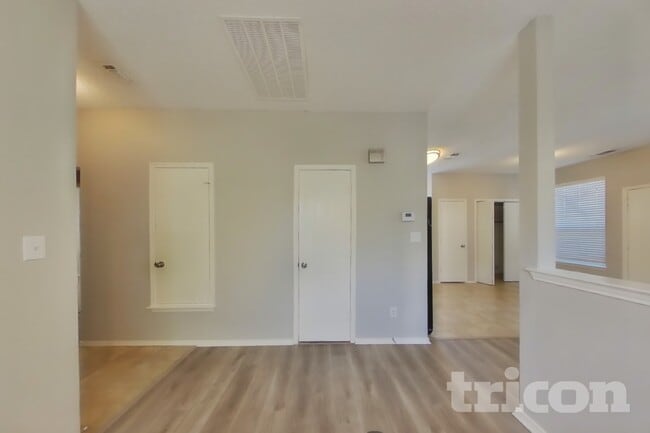 Building Photo - 813 Indigo Terrace