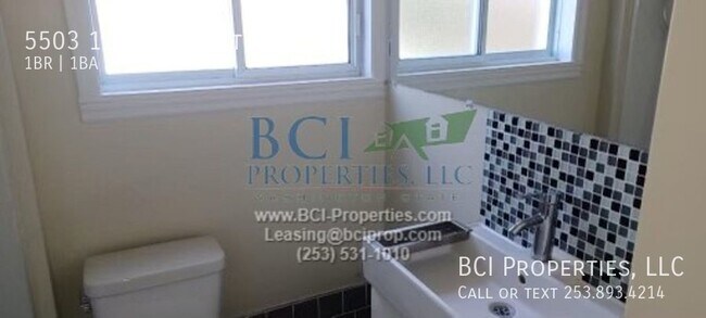 Building Photo - Beaultiful, Spacious 1 Bedroom Apartment
