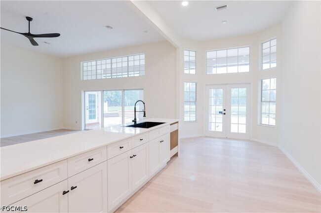 Building Photo - 15200 Sweetwater Ct