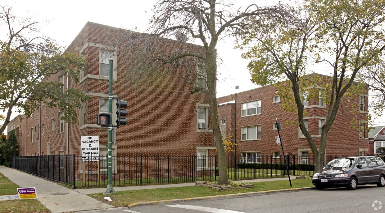 Foto del edificio - 2405 W Jarvis Ave