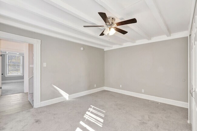 Foto del edificio - 1410 Russell St