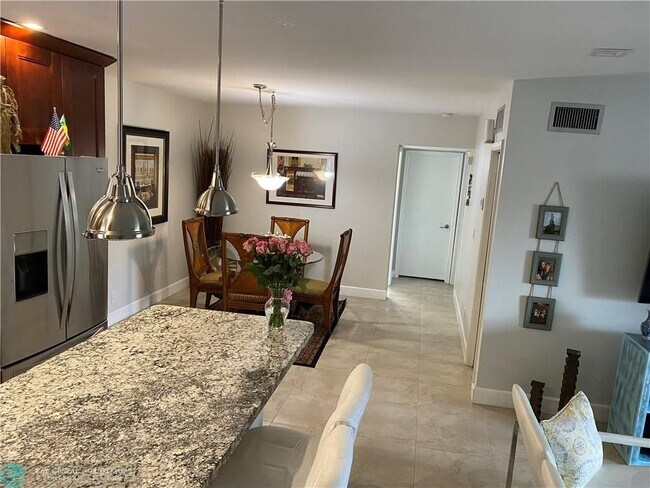 Foto del edificio - 8406 W Sample Rd
