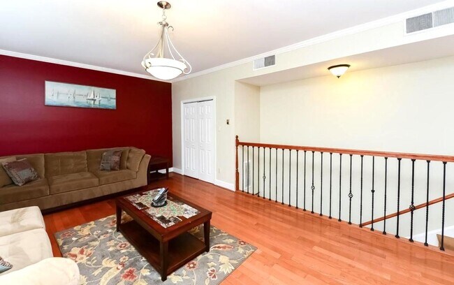 Building Photo - 3-Bedroom Apartment with Free Parking Spot...