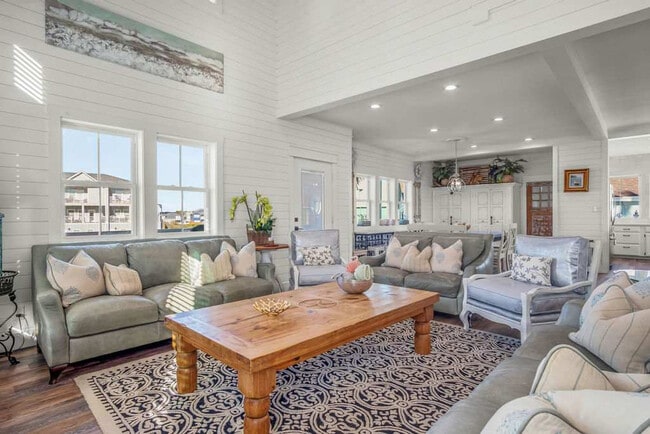 Foto del edificio - 707 Parkplace-SI ID1036727P