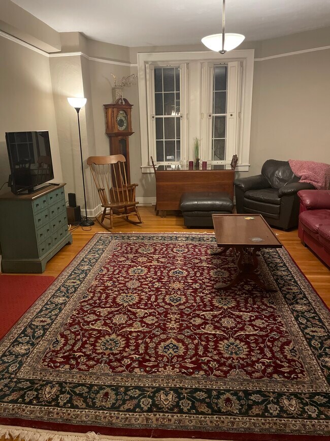 Foto del edificio - 828 N Elm St