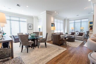 Building Photo - 2525 N Pearl St