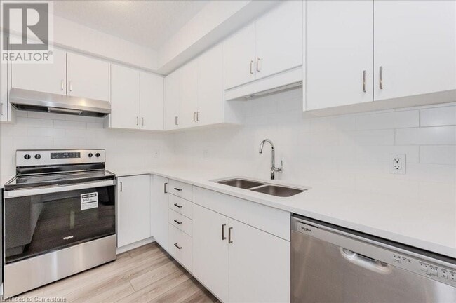 Building Photo - 596 Benninger Dr
