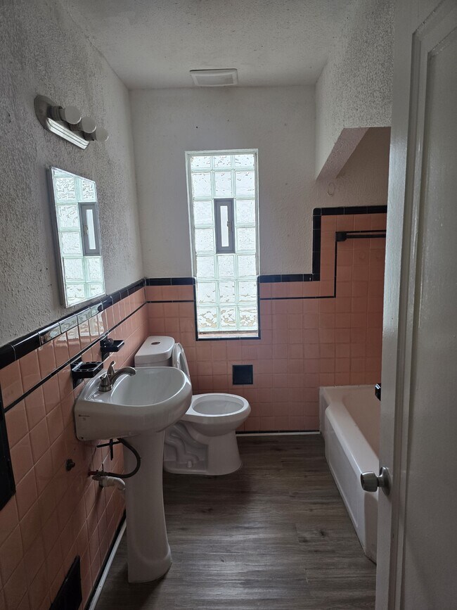 Foto del edificio - 5026 Philip St