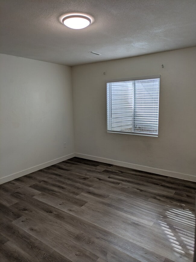 Foto del edificio - 4254 E Ctr Pt St